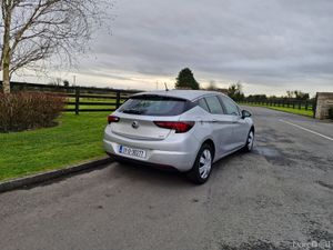 Opel Astra Diesel Automatic (NCT AND TAXED)!!! - Image 3