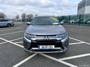 Mitsubishi Outlander 4H, 4WD, AUTOMATIC, PLUG IN H - Image 4