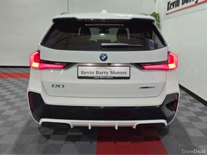 BMW iX1 30 M SPORT X-DRIVE AUTOMATIC **ONE OWNER / - Image 3