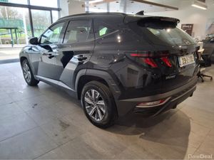 Hyundai Tucson EXECUTIVE HYBRID - 1 Owner - Ivory - Image 4