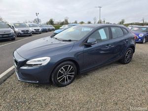 Volvo V40 Momentum - Image 2