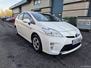 TOYOTA PRIUS 2015 / 1.8 PETROL HYBRID / AUTOMATIC - Image 3