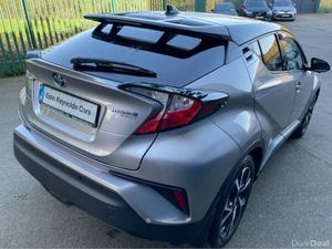 Toyota C-HR HYBRID LUNA SPORT AUTO HIGH SPEC! - Image 4