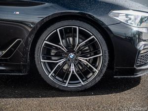 BMW 5-Series 520D M SPORT - Image 3