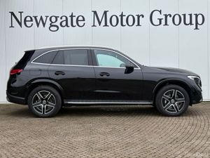 Mercedes-Benz GLC 300e 4MATIC AMG LINE - Image 4