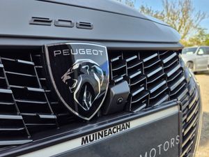 Peugeot 208 ALLURE 1.2 MHEV - Image 4
