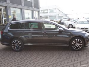 VOLKSWAGEN PASSAT 2018 2.0 TDI DSG 150HP HIGHLINE - Image 3