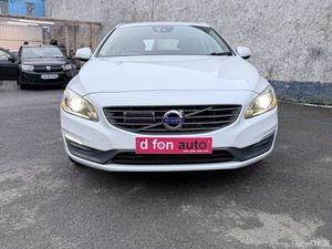 Volvo V60 2.0 Petrol SE LUX AUTO LOW KMS - Image 3