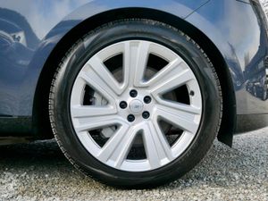 2025 Range Rover HSE P460e - Image 3