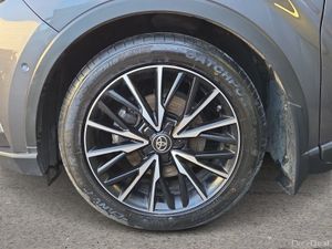 Toyota C-HR 1.8 HYBRID Auto SOL - Image 4