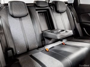 Peugeot 3008 Allure 1.2 Petrol 130HP - Image 4