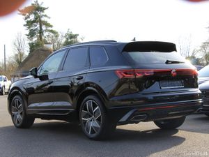 Touareg R Line Black Edition 286 Bhp 2 Seat - Image 4