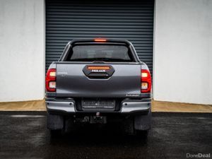 Toyota Hilux INVINCIBLE X 4WD - Image 4