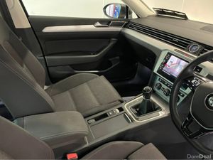 Volkswagen Passat CL 2.0 TDI MANUAL 6SPEED FWD 150 - Image 2