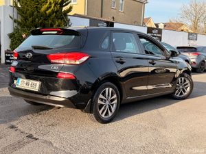 Hyundai i30 2017 1.0 petrol - Image 4