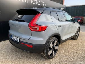 2025 VOLVO EX40 TWIN MOTOR ULTRA EV - Image 3