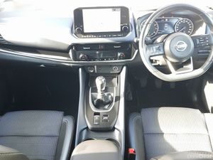 Nissan Qashqai 1.3 PET MILD HYBRID SV PREMIUM **€3 - Image 4
