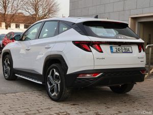 Hyundai Tucson 2WD Comfort Plus HEV Auto, Low Mile - Image 3