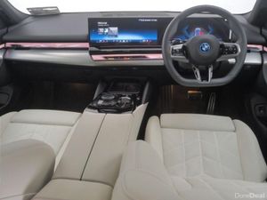 BMW 5-Series 530e M Sport Saloon - Image 4