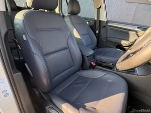 Volkswagen Golf 1.2 TSi Automatic Very Low KM - Image 3