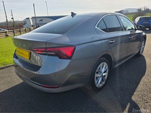 Skoda Octavia SE L TDI S-A DSG - Image 2