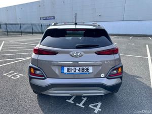 Hyundai KONA 1.0 PETROL, PREMIUM MODEL, LOW MILEAG - Image 4