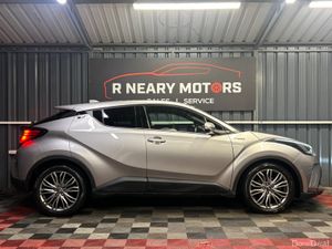 2022 Toyota C-HR Hybrid Auto Sol - Image 3