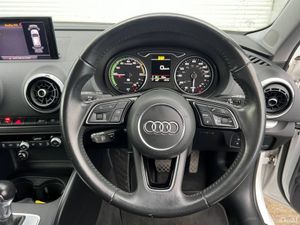 Audi A3 S-LINE PACK SPORT 1.4 TFSI AUTO // HUGE SP - Image 4