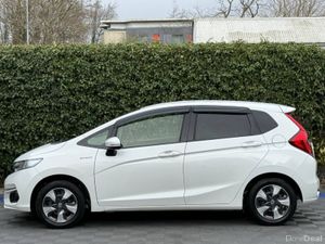 Honda Fit F-PACKAGE 1.5 HYBRID // HEATED SEATS // - Image 3
