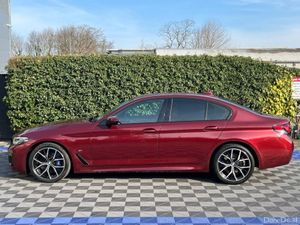 BMW 5-Series LCI M-SPORT 3.0 D AUTO // APPLE CARPL - Image 3