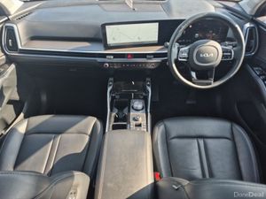 Kia Sorento ** 7 SEATER DIESEL ** NEW MODEL ** HUG - Image 2