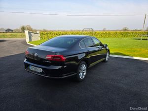 162 Vw Passat 2.0Tdi Higline 1 Owner - Image 4