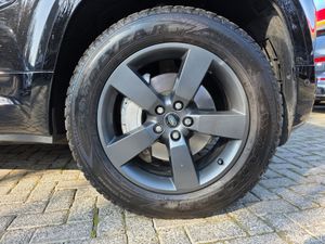 2024 LANDROVER DEFENDER X-DYNAMIC BLACK HSE AUTO. - Image 4