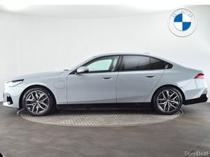 BMW 5-Series 530e M Sport Saloon - Image 3