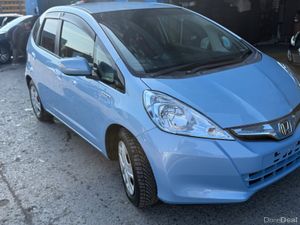 2012 Honda Fit Hybrid Auto/ Luxury trim - Image 3