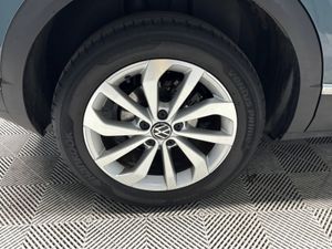 Volkswagen T-Roc STYLE 2.0 TDI MANUAL 6SPEED FWD 1 - Image 4