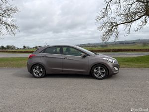 Hyundai i30 2015 trade sale - Image 2