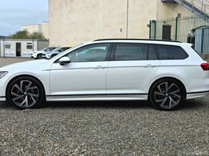 Volkswagen Passat R-Line Wagon - Image 4