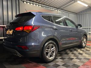 2017 Hyundai Santa Fe 2.2 CRDi 2WD Executive - Image 3