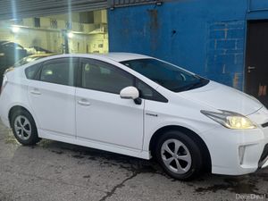 2014 Toyota Prius Hybrid Automatic - Image 3