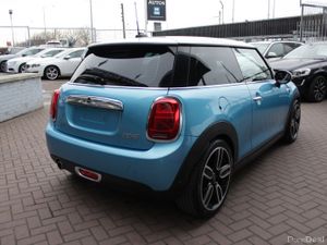 2018 MINI COOPER 5DR HATCHBACK AUTO - Image 4
