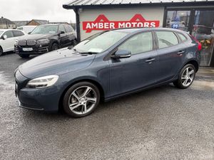 2018 VOLVO V40 D4 MOMENTUM - Image 4