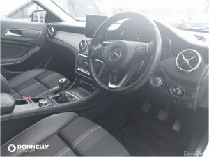 Mercedes-Benz GLA Class Gla Hatchback Urban Editio - Image 4
