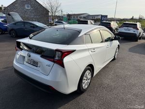 Self charge hybrid - High spec - Low mileage - Image 3