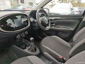 Toyota Aygo X PULSE 1.0 MANUAL - Image 3