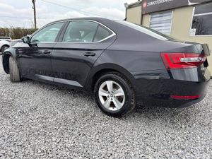 🔵 Skoda Superb AMBITION 1.6 TDI DSG LOW KM - Image 3