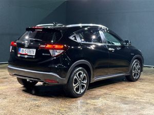 Honda Vezel 1.5L HYBRID AUTOMATIC - REVERSE CAMERA - Image 3