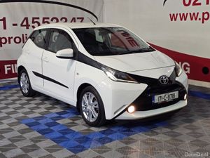 TOYOTA AYGO X-PLAY 1.0 PETROL AUTOMATIC - Image 4