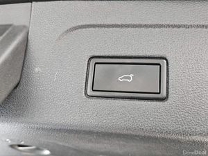 18 VOLKSWAGEN TOURAN HIGHLINE - Image 4