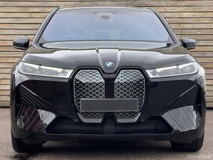 221 BMW iX 40 Xdrive 40 - Image 3
